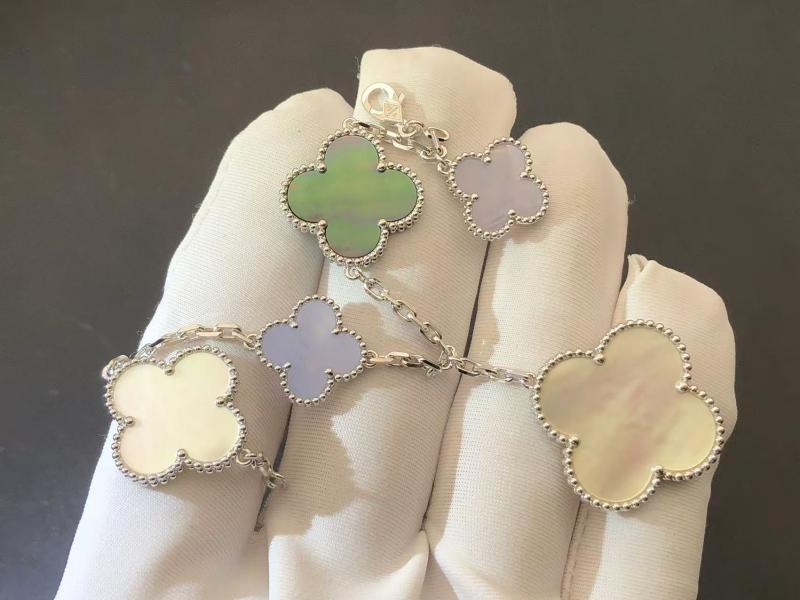  bracelet, 5 motifs 12